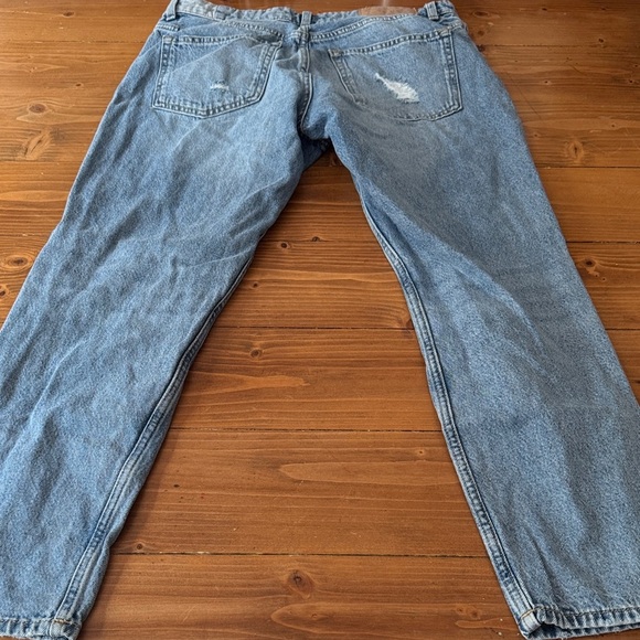 Men's Relaxed Fit Distressed Denim Jeans - Picture 6 of 11